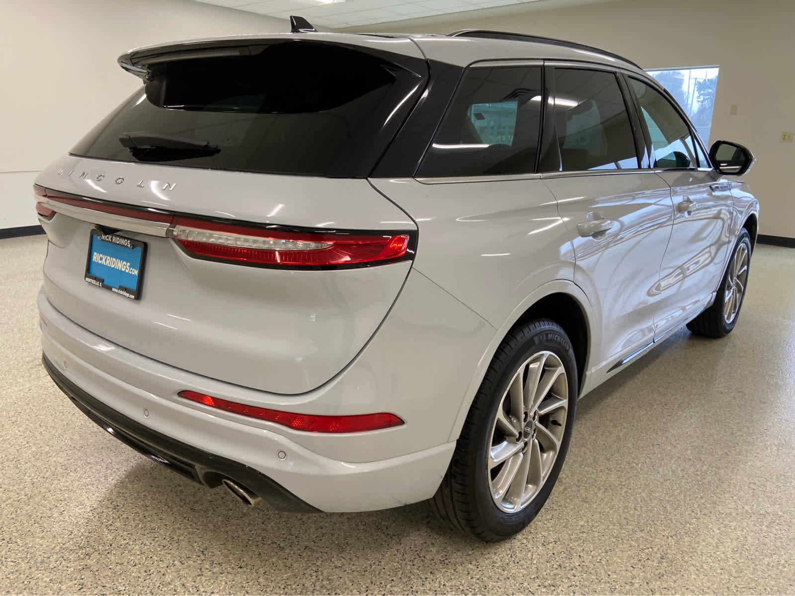 Used 2025 Lincoln Corsair Grand Touring w/ Equipment Group 301A image 5