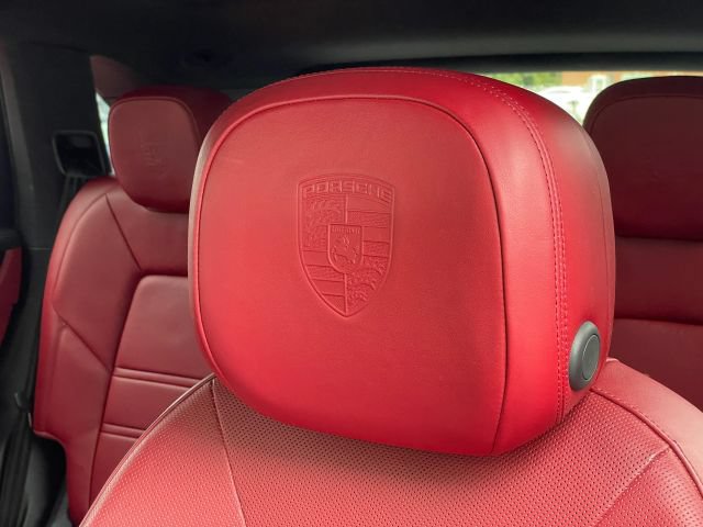 Used 2022 Porsche Cayenne S AWD/4WD image 28