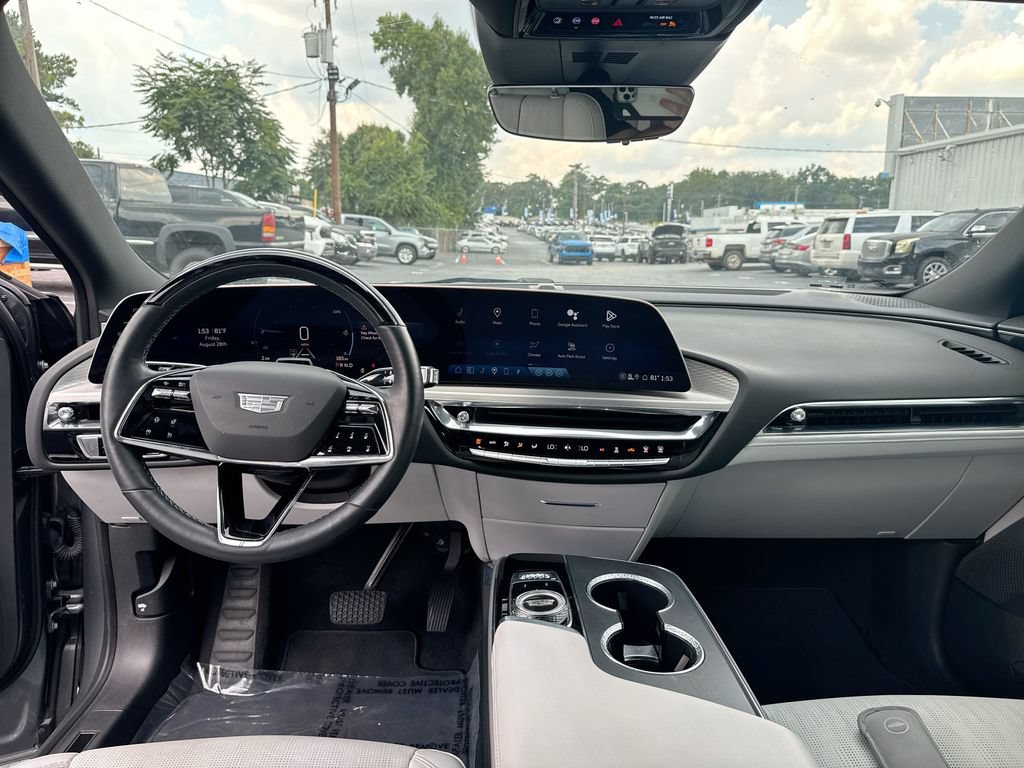 Used 2023 Cadillac Lyriq 2WD image 30