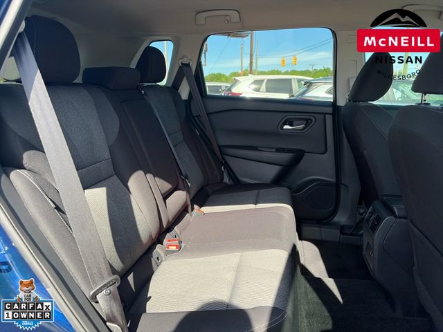 Used 2025 Nissan Rogue SV image 12