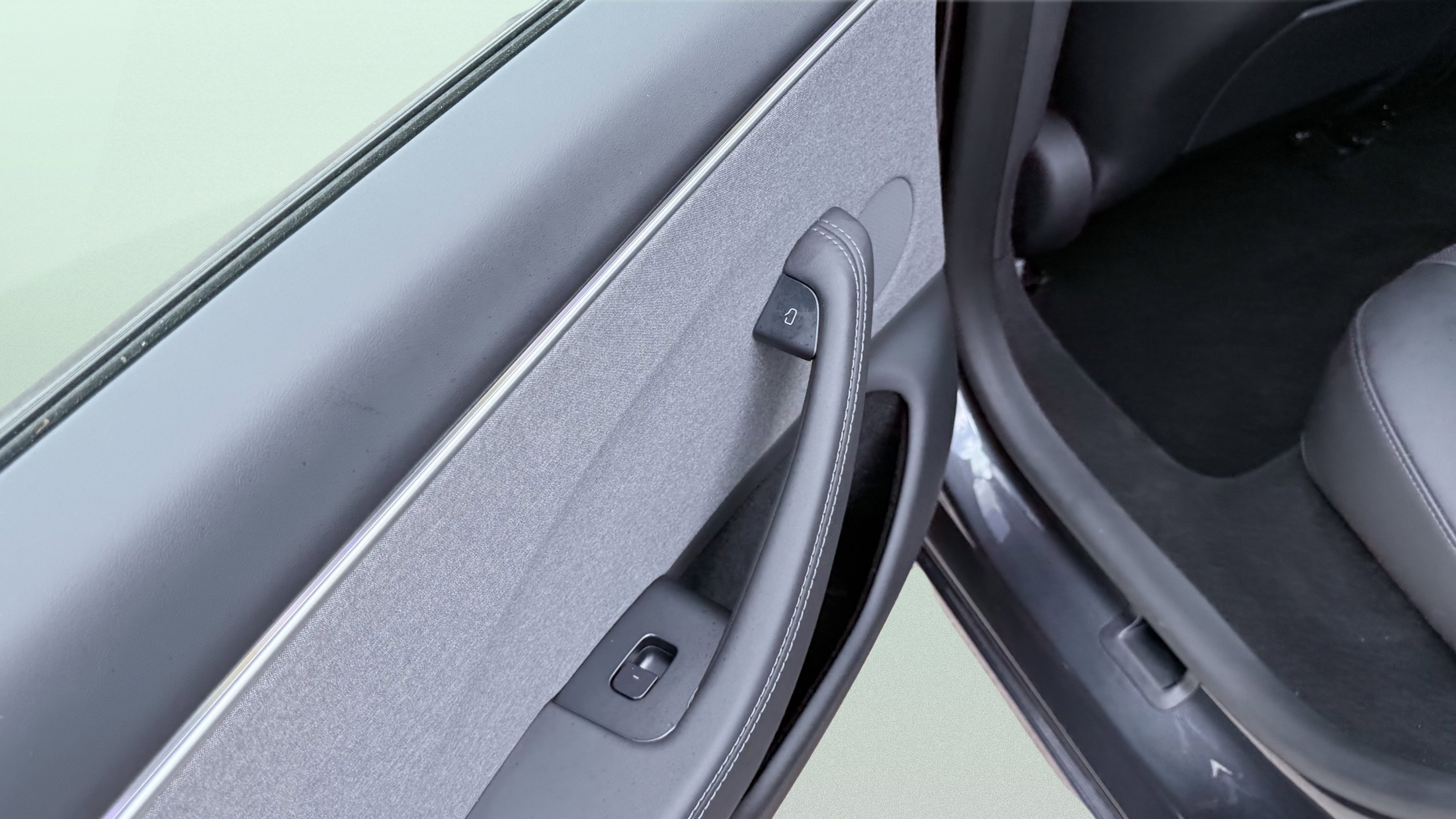 Used 2025 Tesla Model 3 Long Range RWD image 28