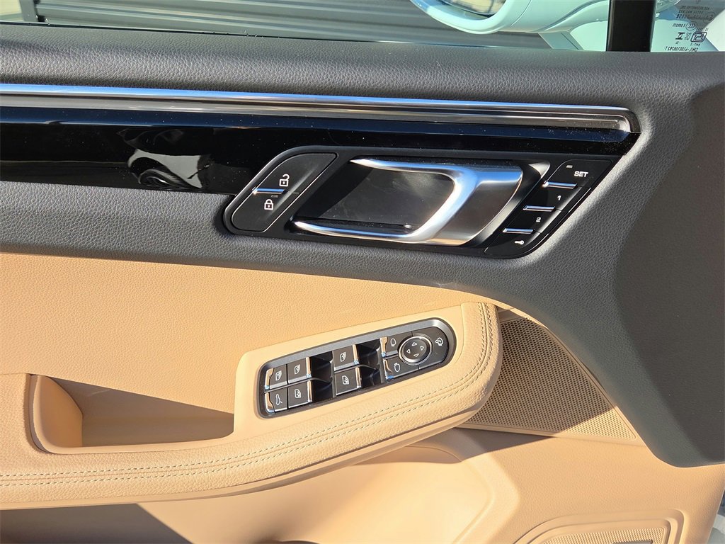New 2026 Porsche Macan image 47