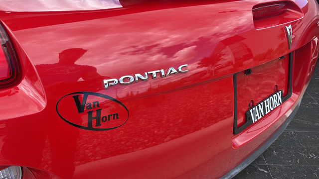 Used 2007 Pontiac Solstice Convertible RWD image 24
