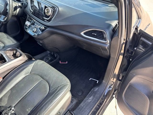 Used 2020 Chrysler Pacifica Touring-L Plus w/ S Appearance Package FWD image 14