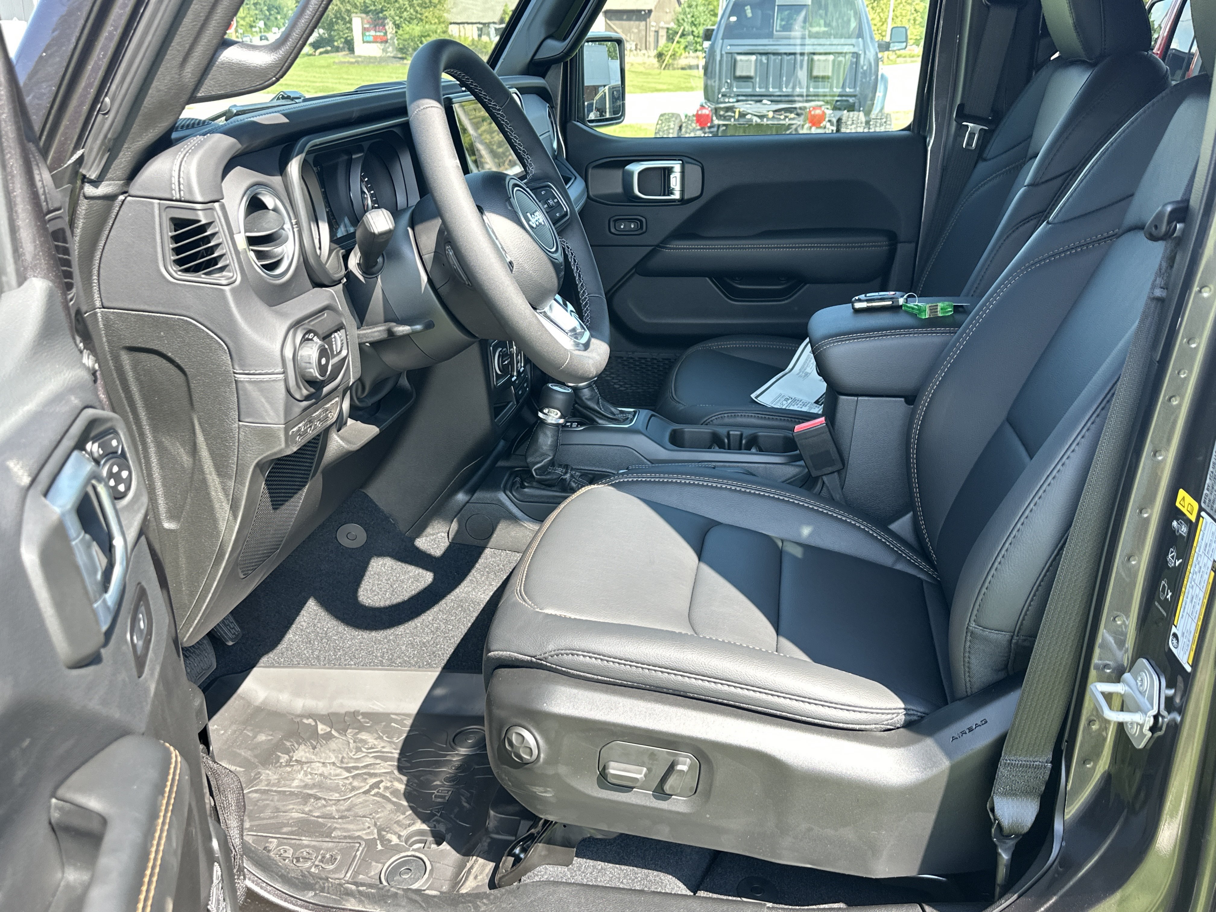 New 2027 Jeep Wrangler Unlimited Sahara AWD/4WD image 28