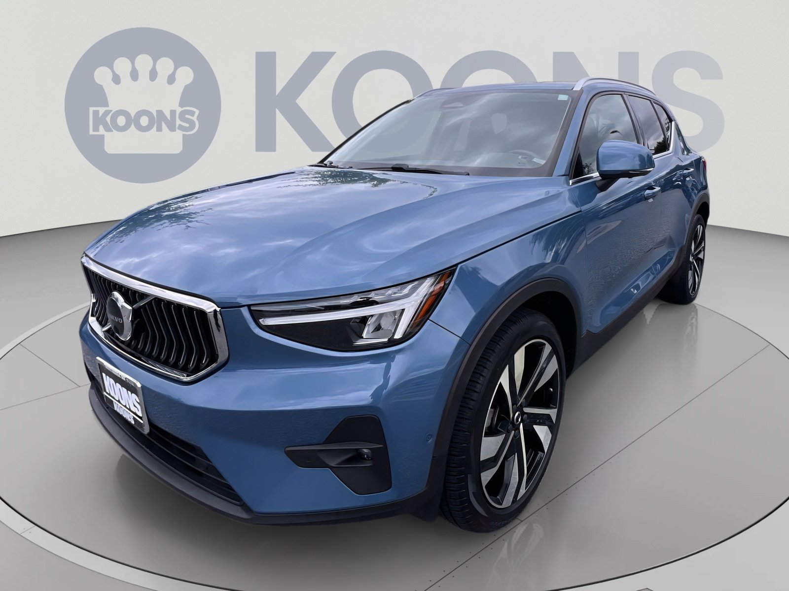 Certified 2023 Volvo XC40 B5 Plus w/ Protection Package Premier