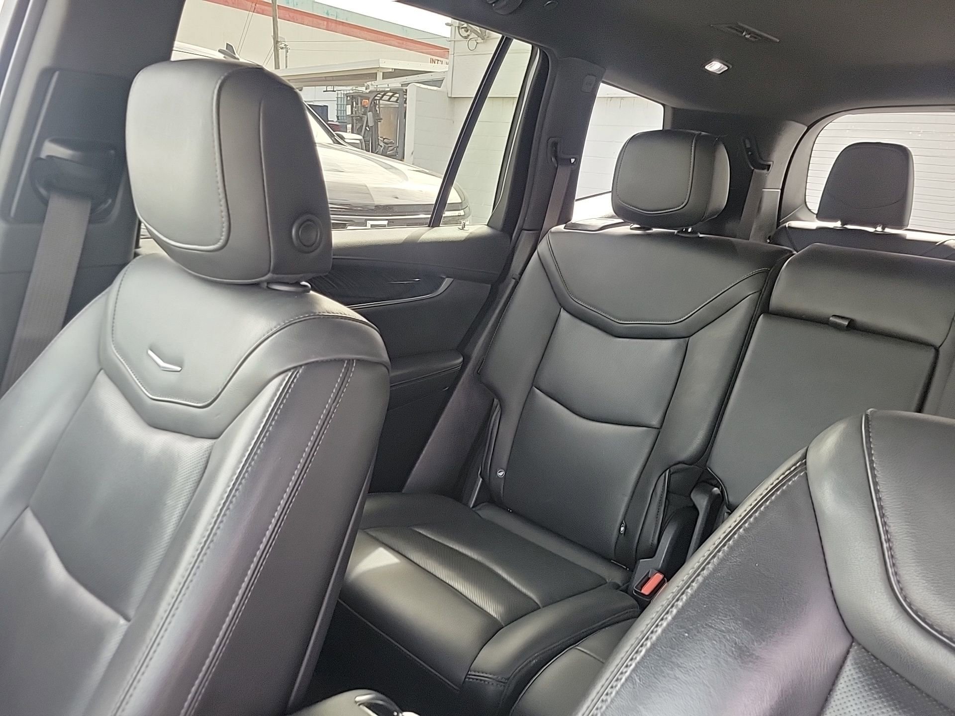 Used 2022 Cadillac XT6 Premium Luxury image 28