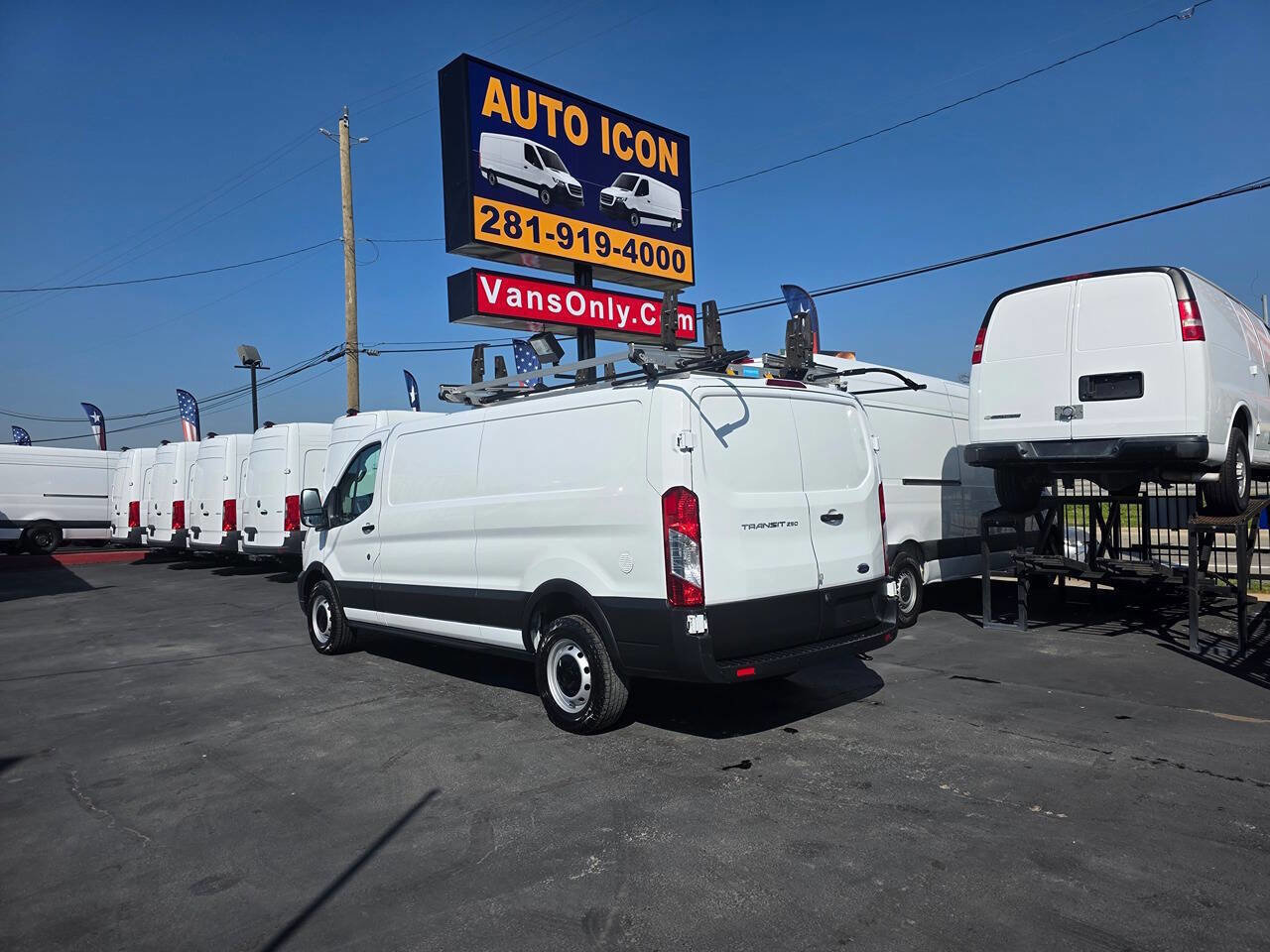 Used 2023 Ford Transit 250 Low Roof image 2