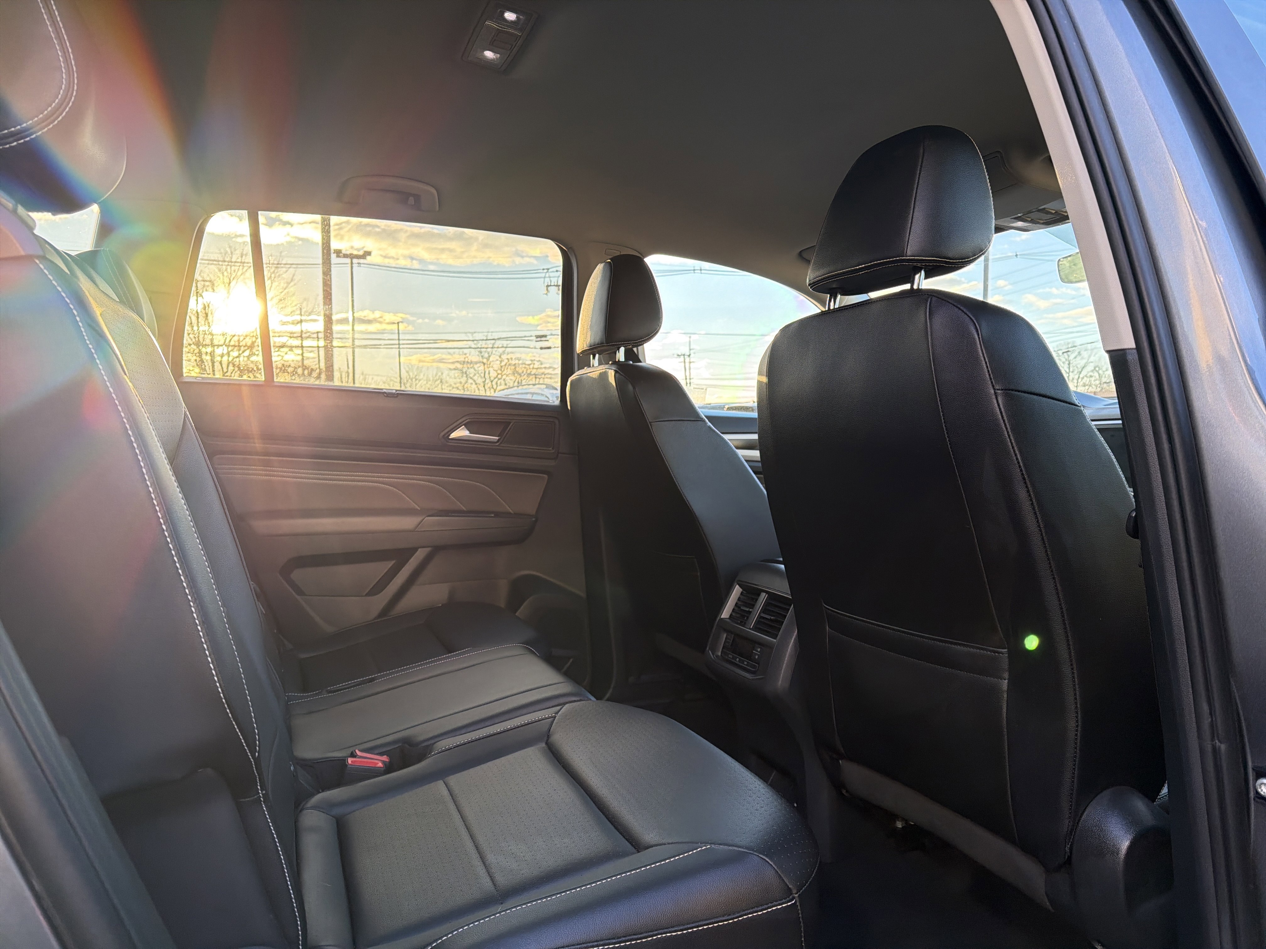 Used 2021 Volkswagen Atlas SE image 25