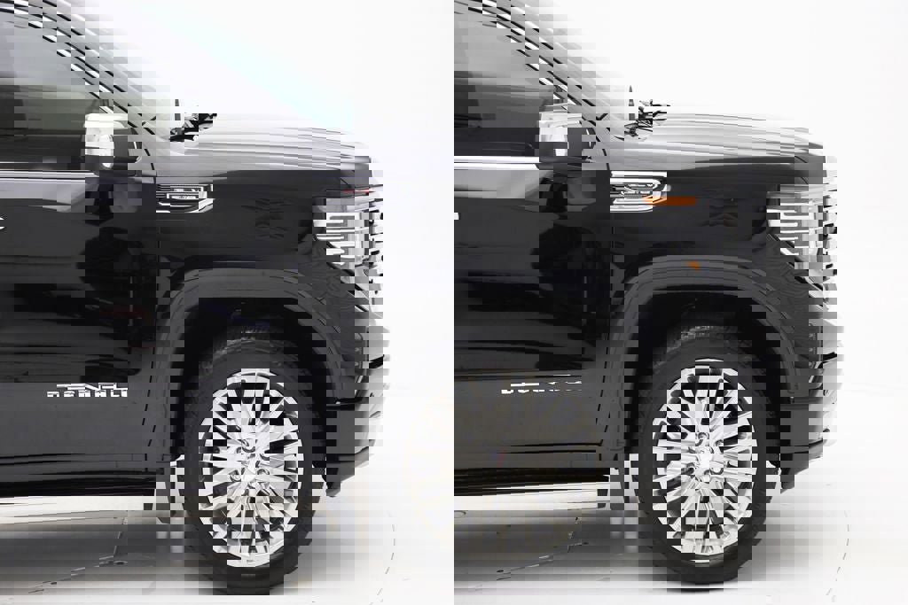 Used 2022 GMC Sierra 1500 Denali w/ Denali Reserve Package image 3