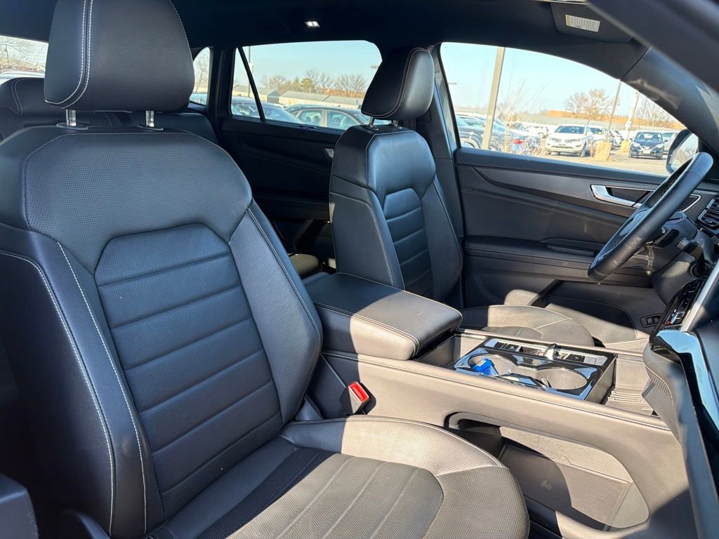 Used 2025 Volkswagen Atlas Cross Sport SEL image 51