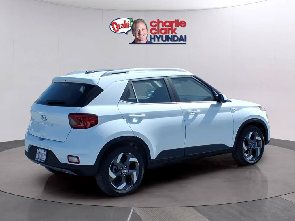 New 2026 Hyundai Venue SEL FWD image 5