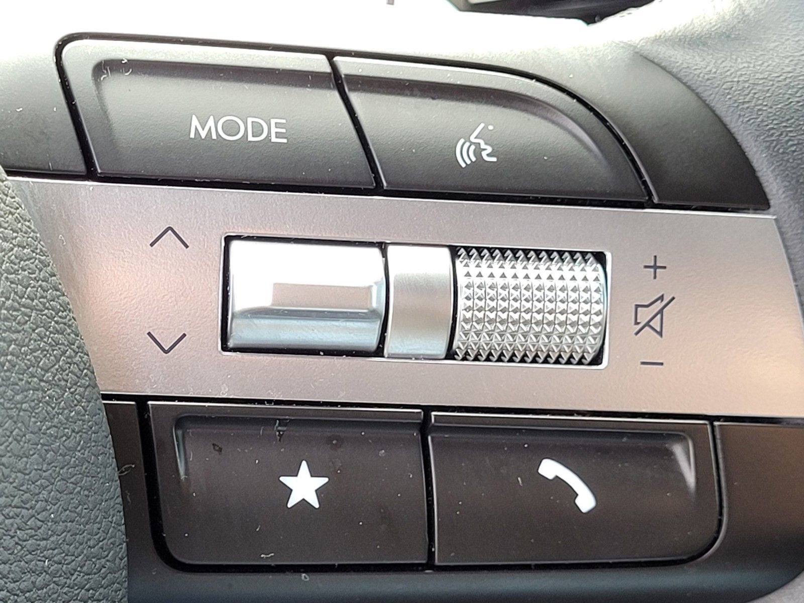 Certified 2025 Hyundai Tucson Limited image 29