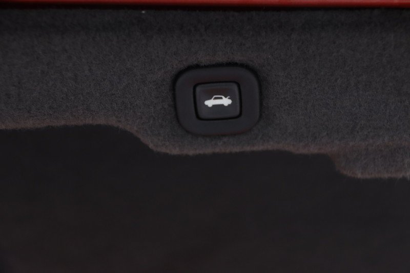 Used 2005 Cadillac XLR RWD image 34