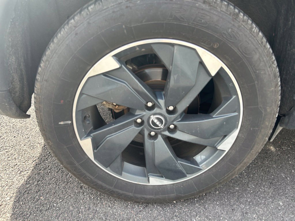 Used 2024 Nissan Rogue SV AWD/4WD image 4
