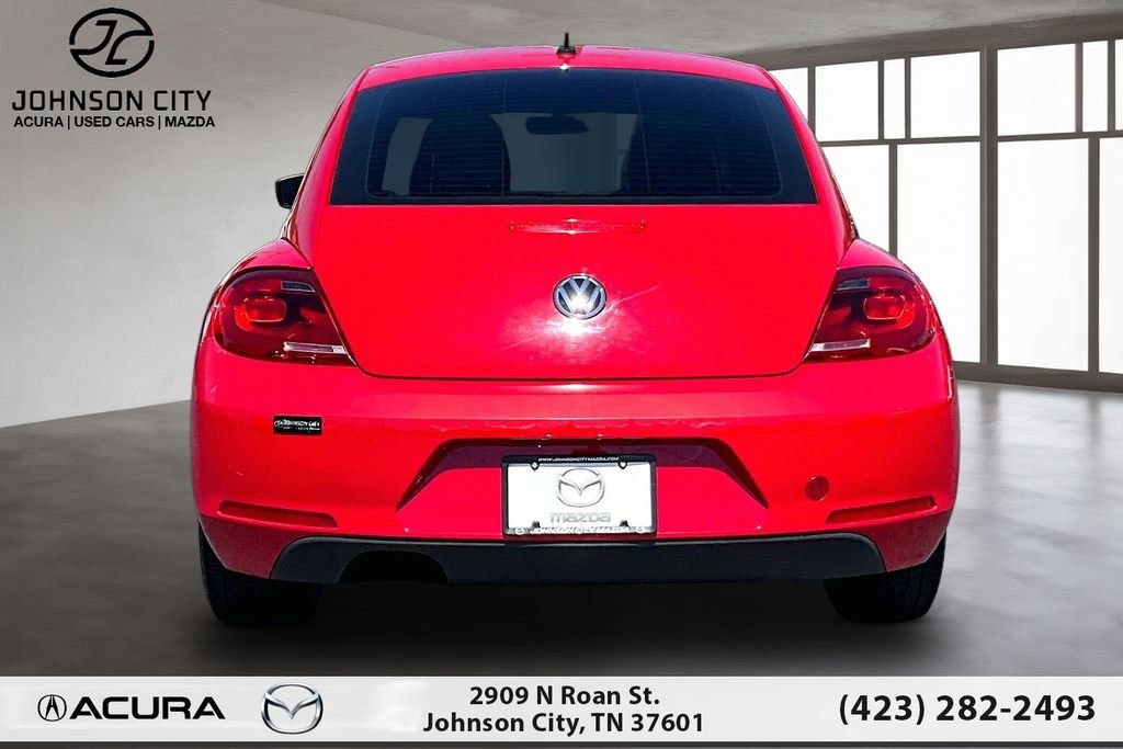 Used 2015 Volkswagen Beetle 1.8T Classic FWD image 4