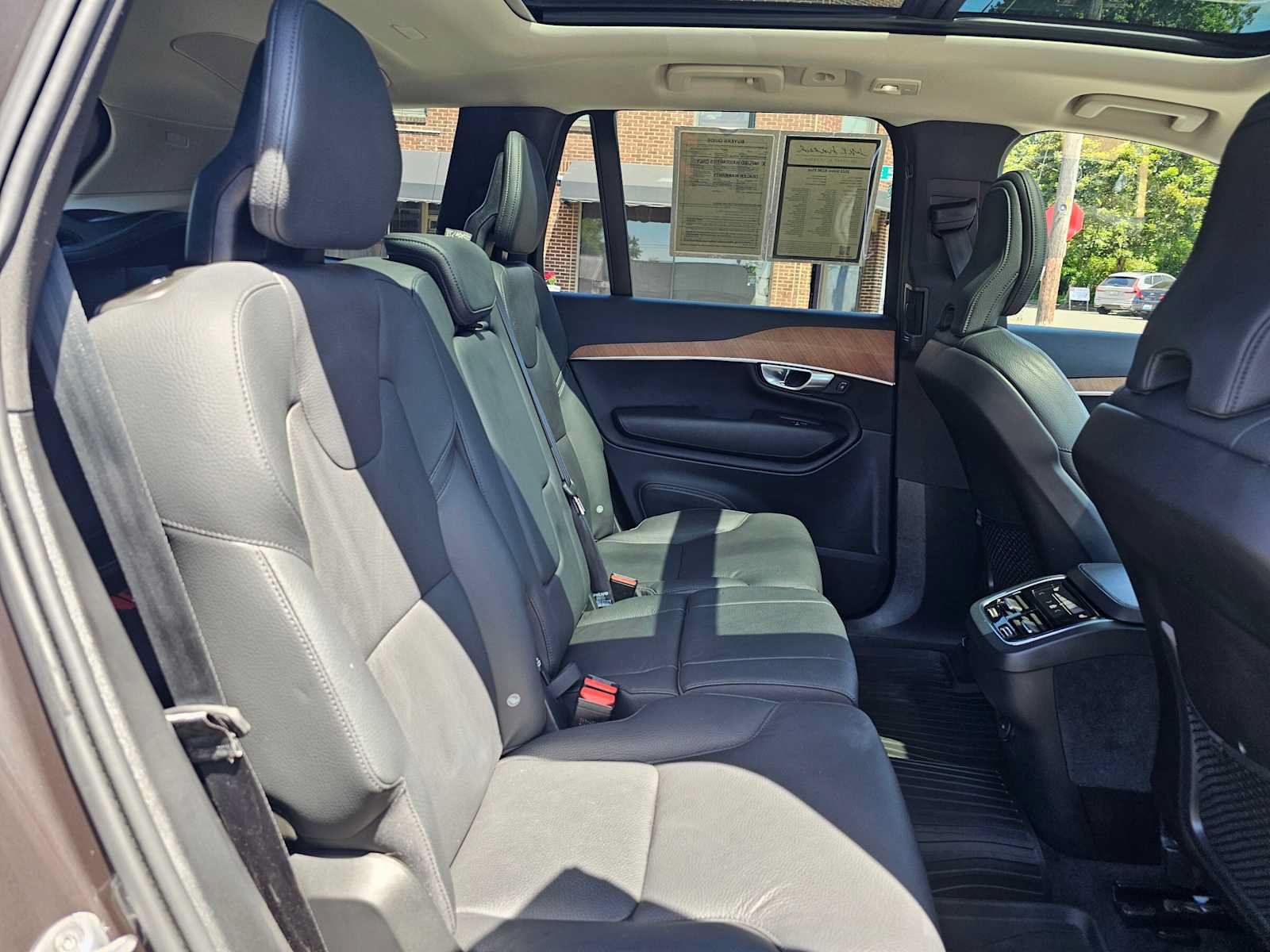Certified 2023 Volvo XC90 B6 Plus w/ Protection Package Premier AWD/4WD image 14