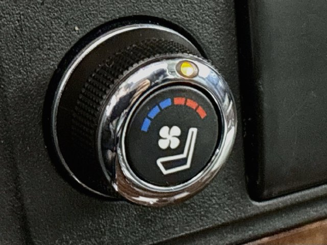 Used 2020 Nissan Armada Platinum w/ Interior Lighting Package AWD/4WD image 20