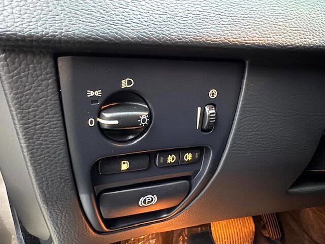 Used 2011 Volvo XC90 3.2 image 19