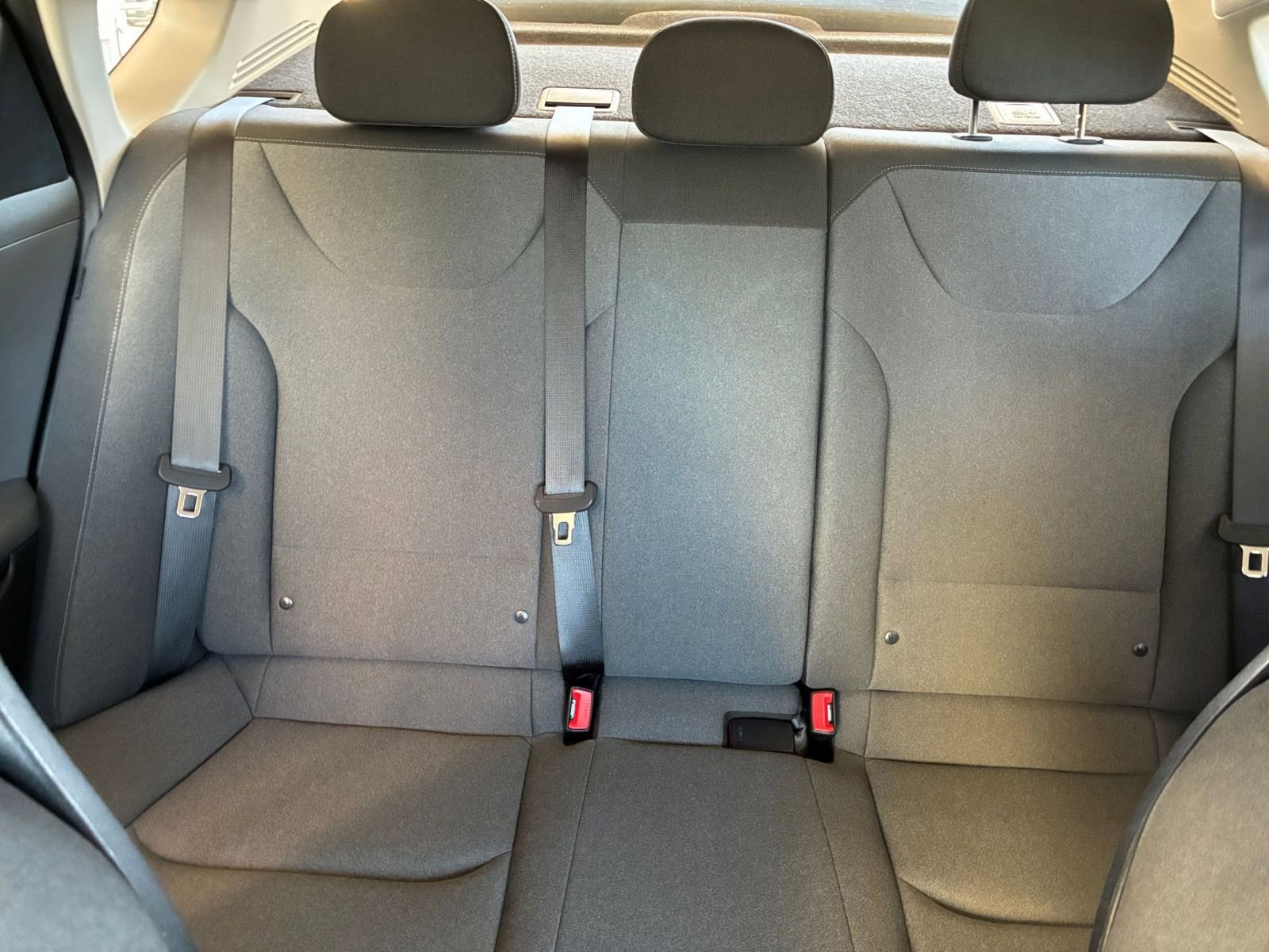 Used 2025 Kia K4 LXS image 38