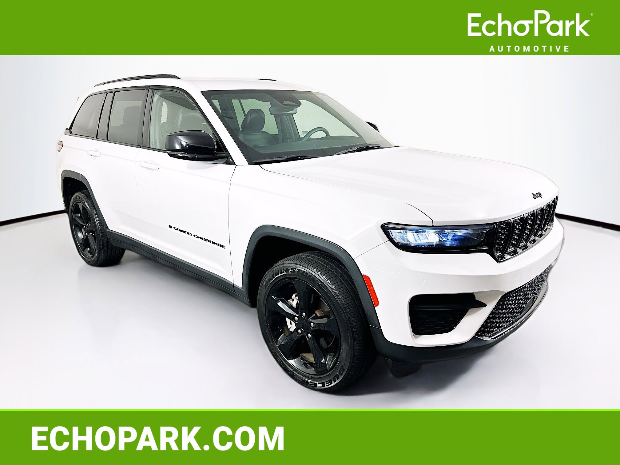Used 2023 Jeep Grand Cherokee Altitude AWD/4WD image 1