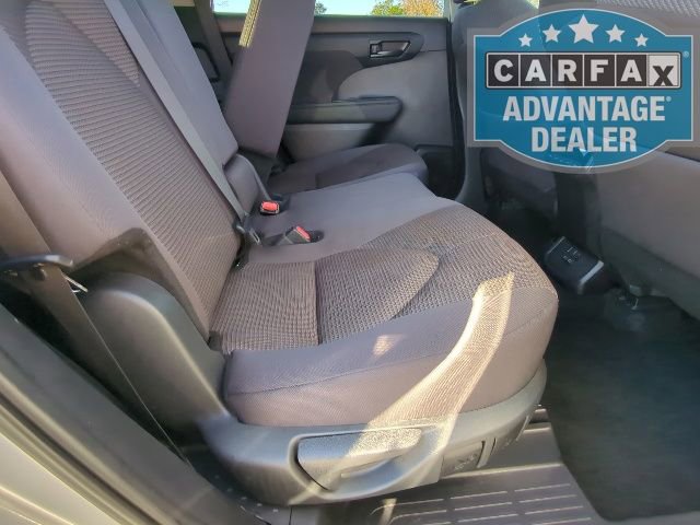 Used 2024 Toyota Highlander LE AWD/4WD image 20