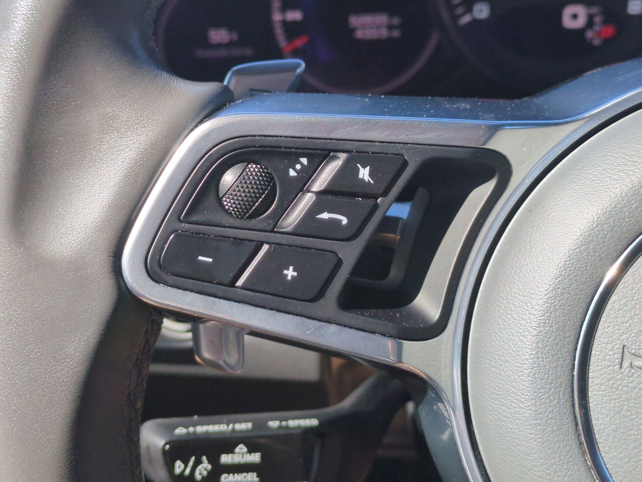 Used 2021 Porsche Cayenne Coupe image 18