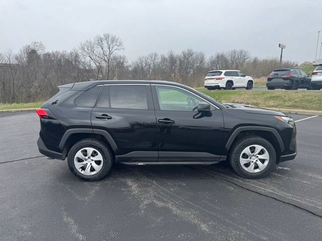 Used 2023 Toyota RAV4 LE AWD/4WD image 2
