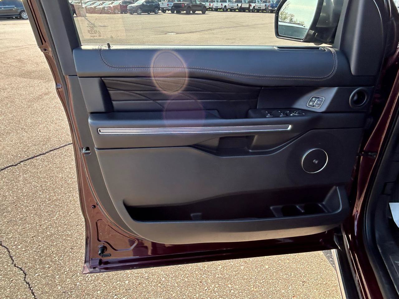 Used 2020 Ford Expedition Platinum AWD/4WD image 16