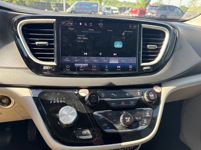 Used 2023 Chrysler Pacifica Touring-L FWD image 30