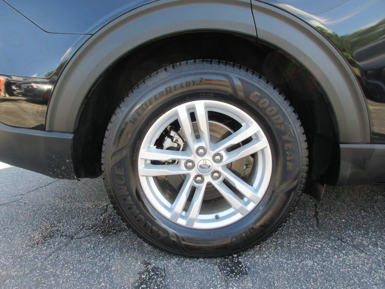 Used 2021 Ford Explorer XLT RWD image 25