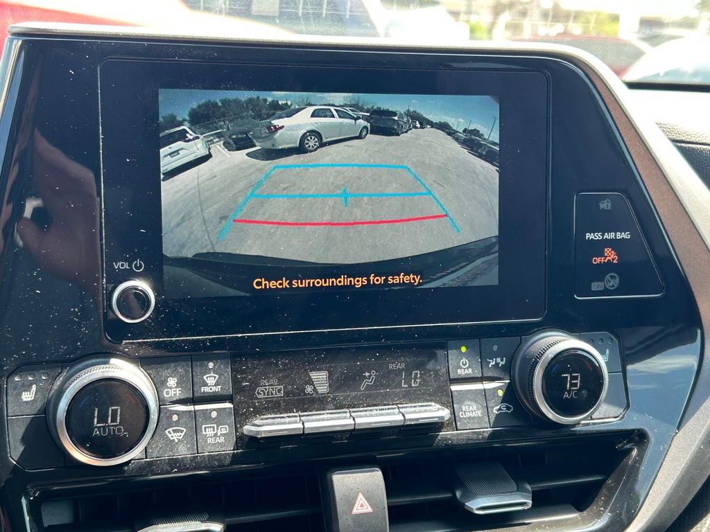 Used 2023 Toyota Highlander XLE image 35