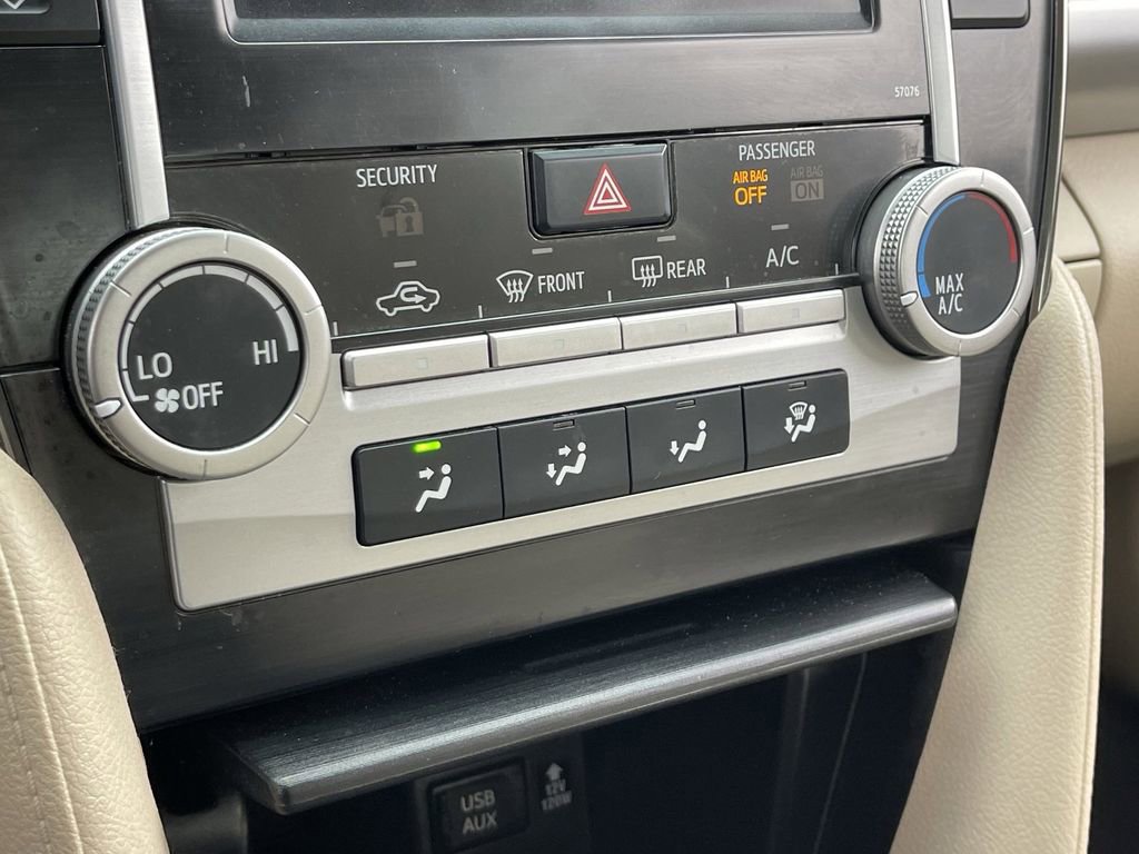 Used 2013 Toyota Camry LE image 26