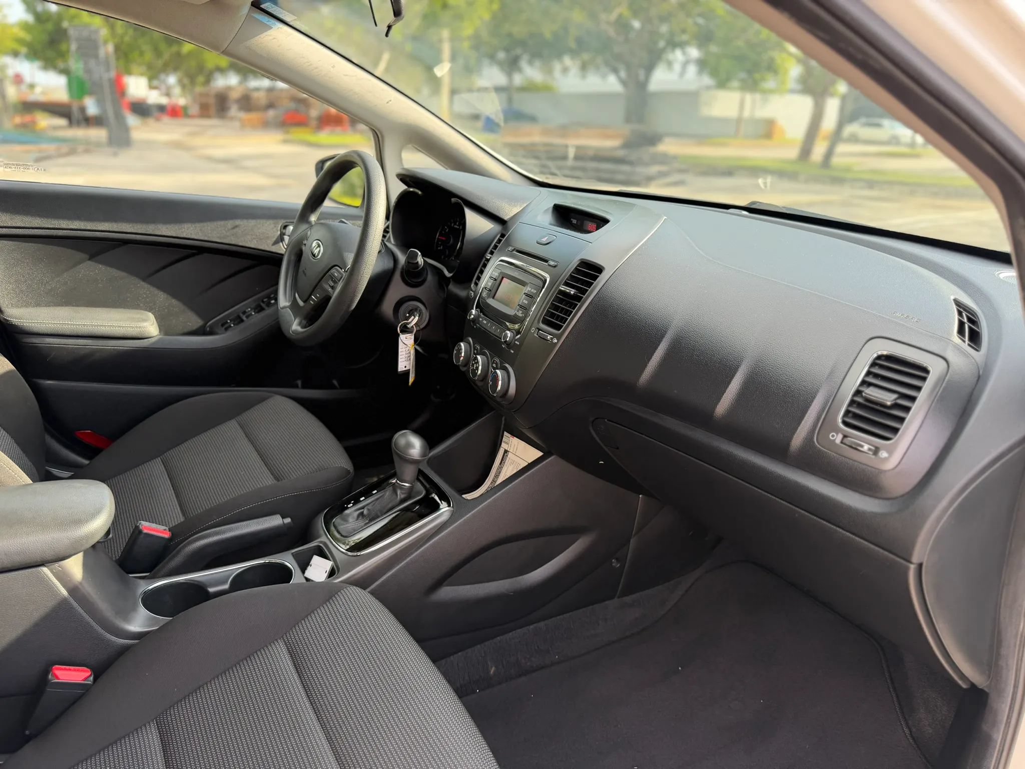 Used 2017 Kia Forte LX FWD image 15