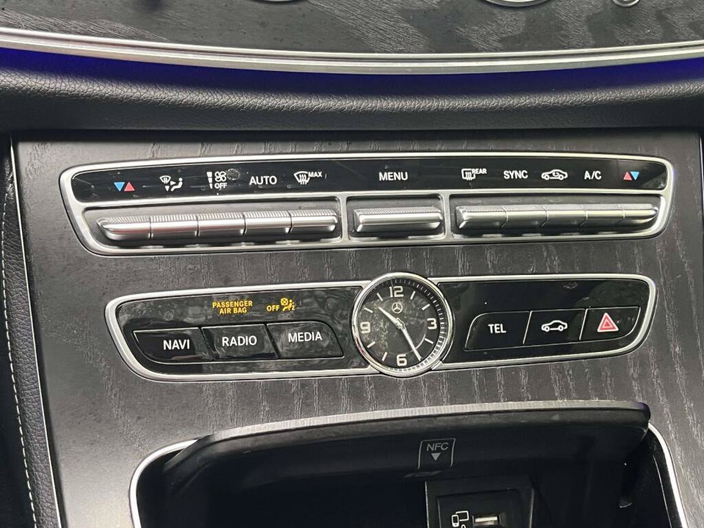 Certified 2018 Mercedes-Benz E 300 4MATIC image 25