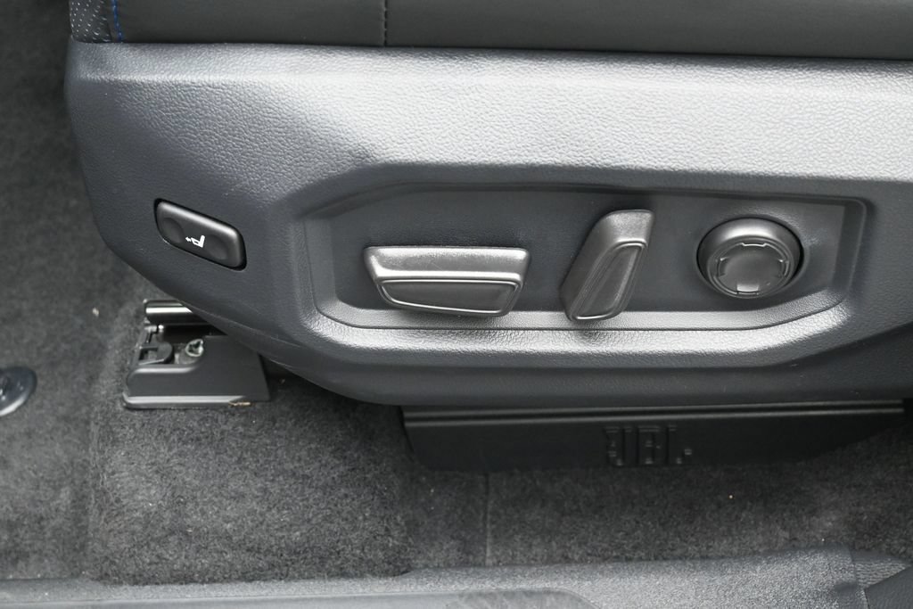 Certified 2025 Toyota Sequoia Platinum AWD/4WD image 10