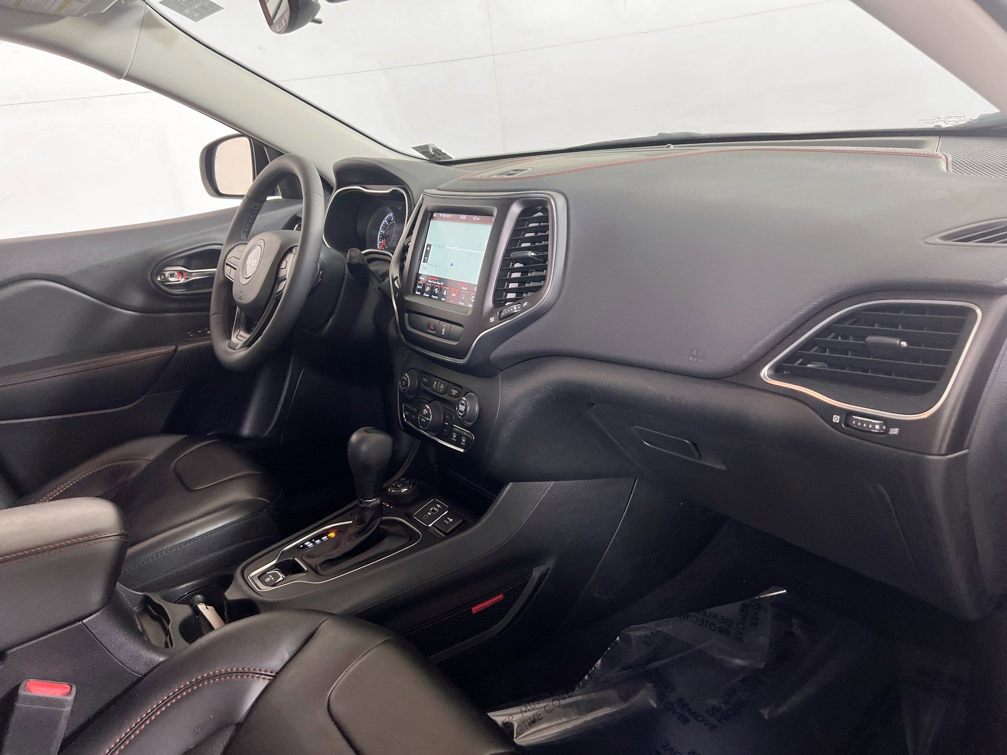 Used 2022 Jeep Cherokee Trailhawk w/ Sound & Nav Group AWD/4WD image 28