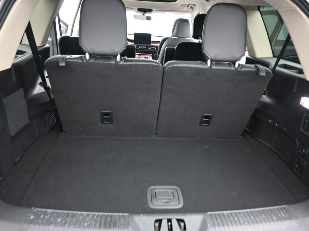 Used 2021 Lincoln Aviator Grand Touring w/ Equipment Group 302A image 30