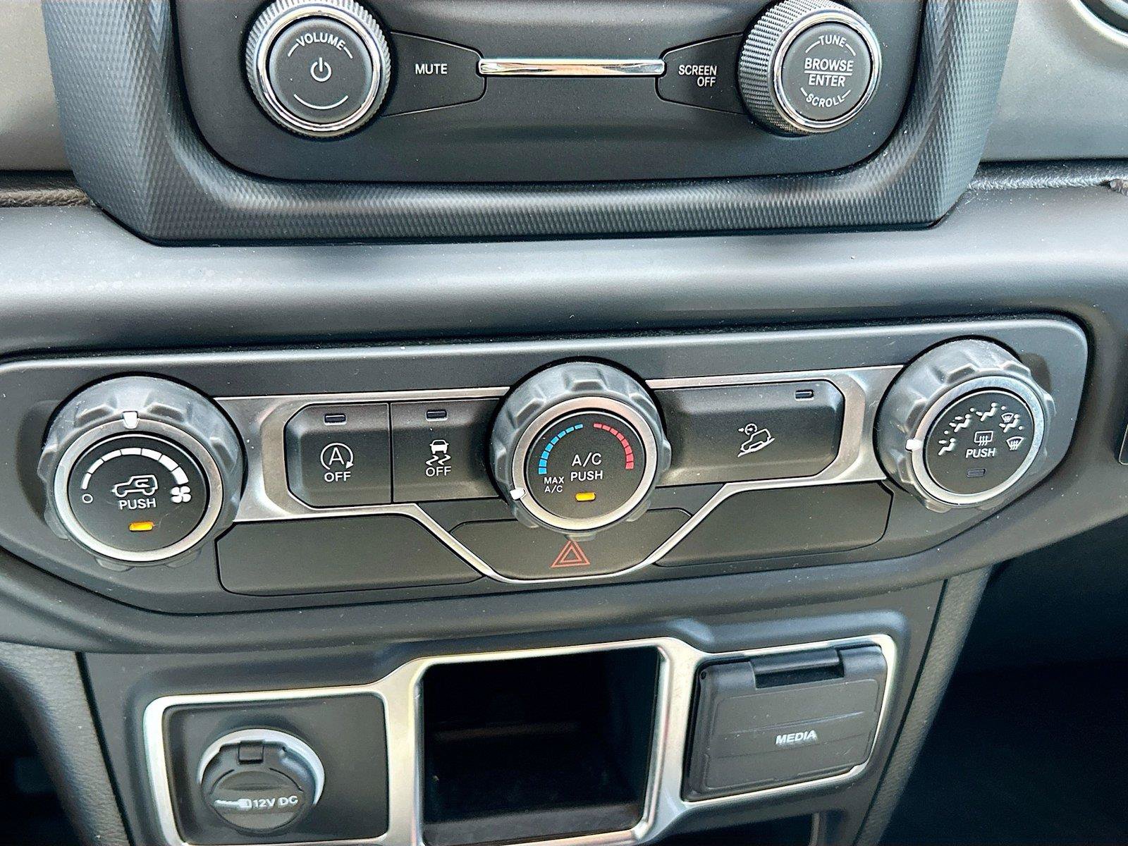 Used 2021 Jeep Wrangler Unlimited Sport AWD/4WD image 31