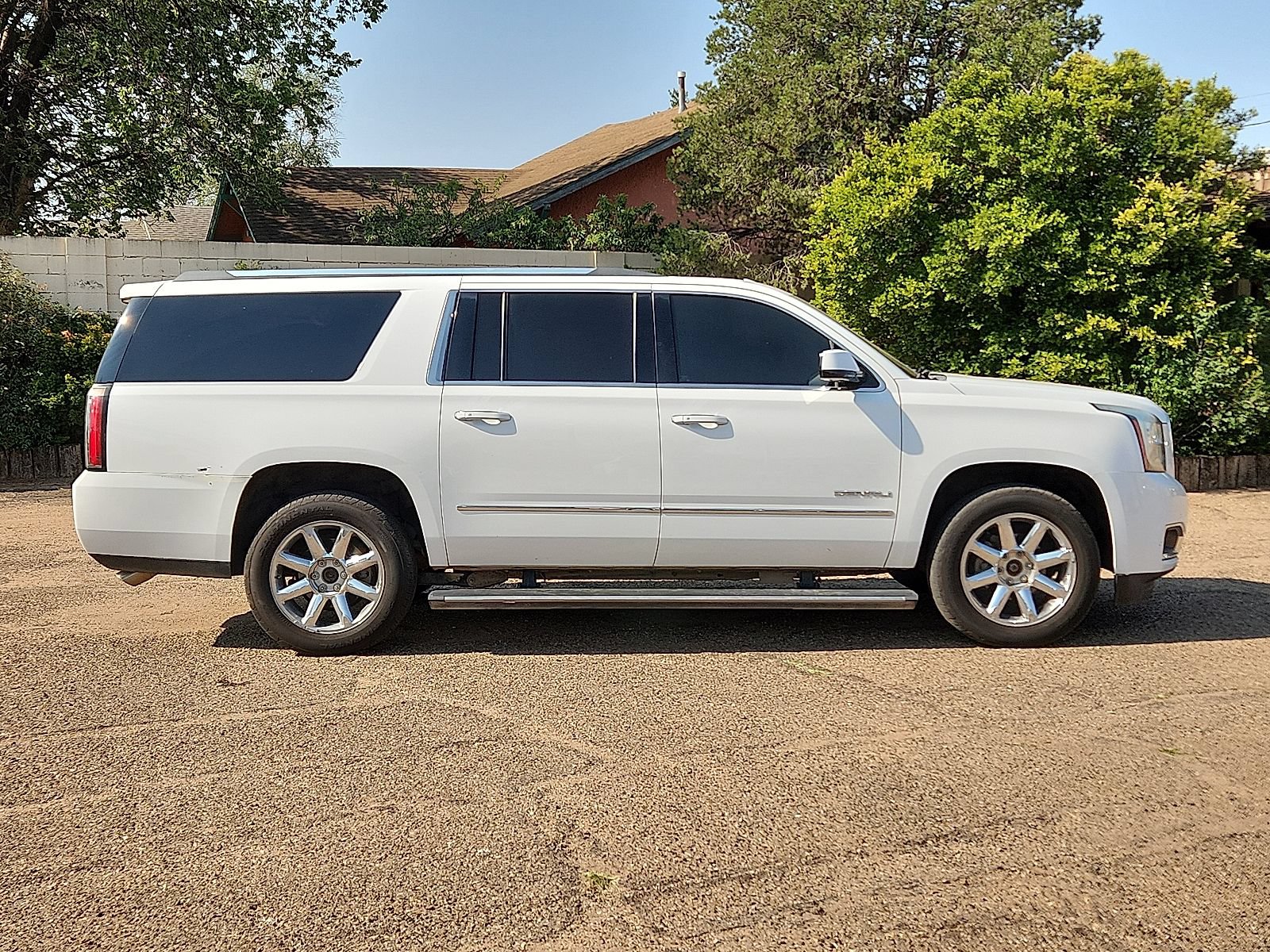 Used 2016 GMC Yukon XL Denali w/ Open Road Package AWD/4WD image 5