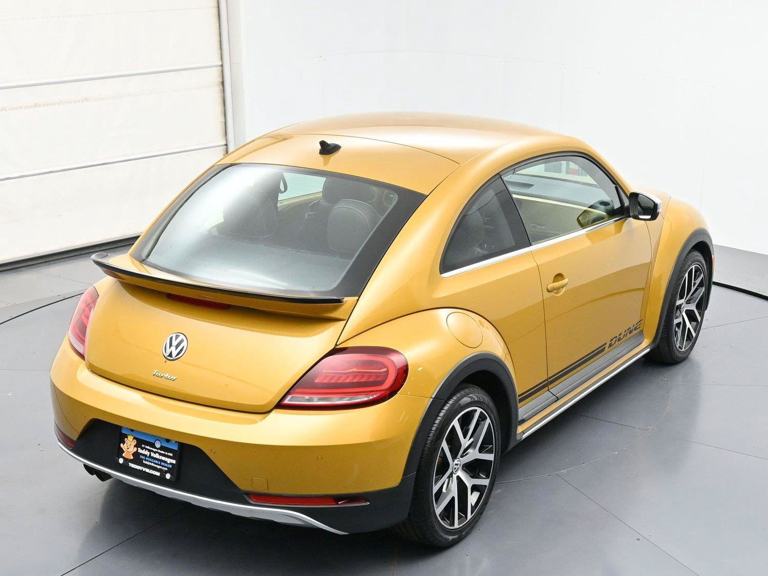 Used 2017 Volkswagen Beetle 1.8T Dune FWD image 37