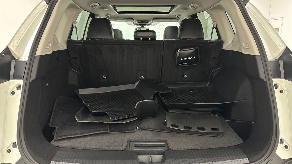 Certified 2022 Nissan Rogue SV w/ SV Premium Package image 12