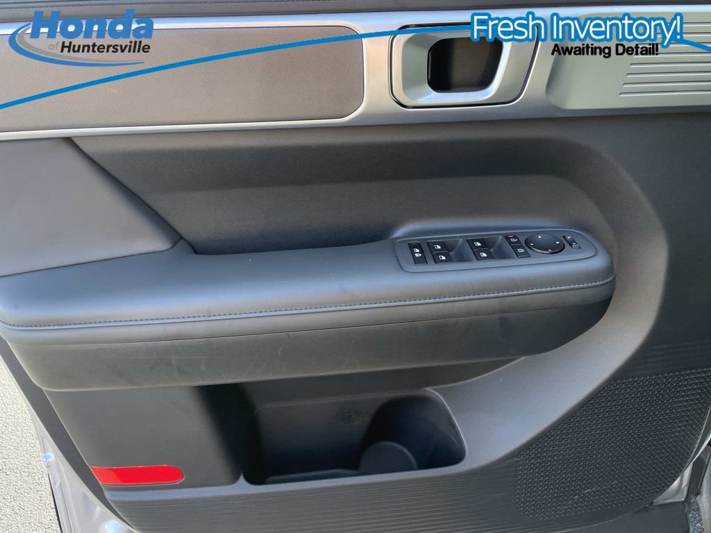 Used 2025 Hyundai Santa Fe SEL FWD image 20
