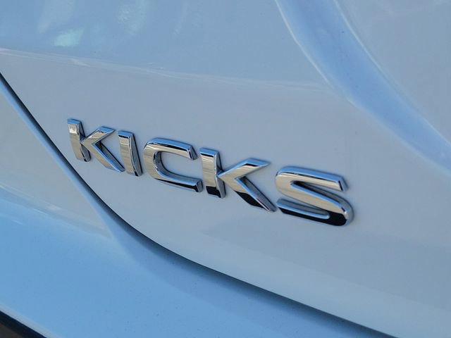 Used 2022 Nissan Kicks SV image 7