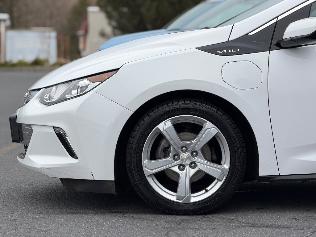 Used 2017 Chevrolet Volt LT w/ Comfort Package image 14