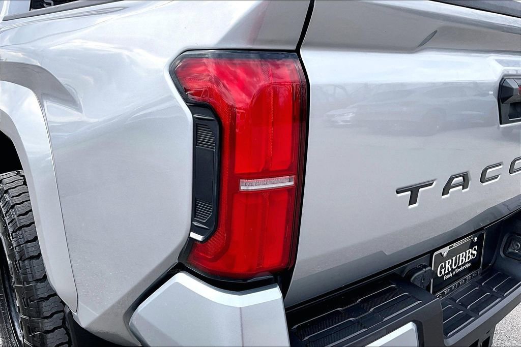 Used 2024 Toyota Tacoma TRD Sport image 41