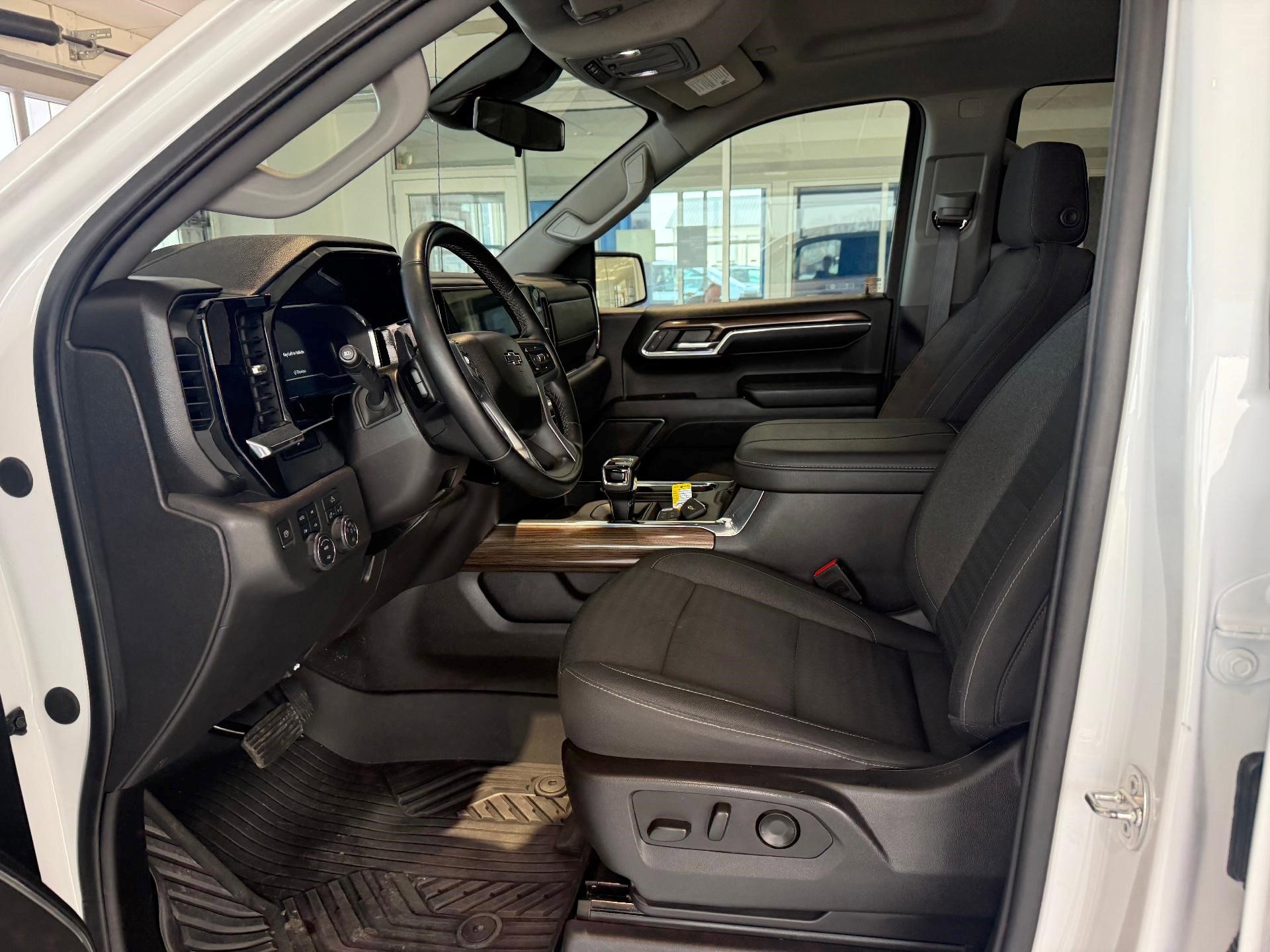 Certified 2024 Chevrolet Silverado 1500 LT Trail Boss image 11