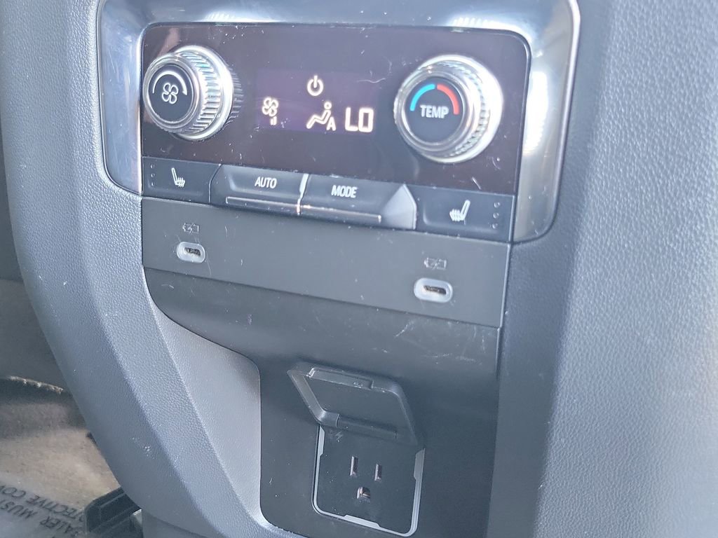 Used 2022 GMC Yukon Denali RWD image 24