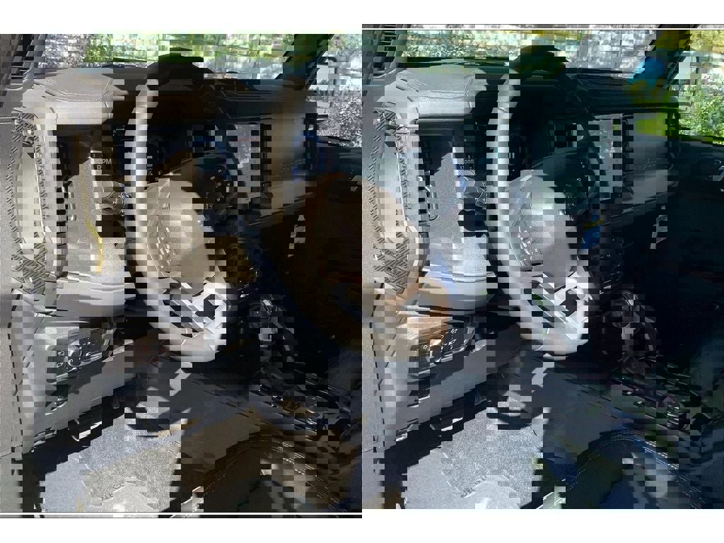 New 2025 Ford Bronco Badlands image 6