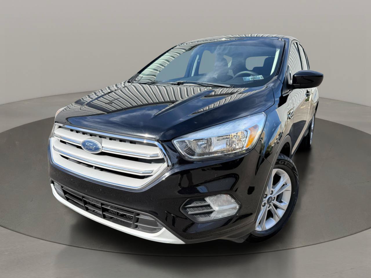 Used 2019 Ford Escape SE AWD/4WD image 1
